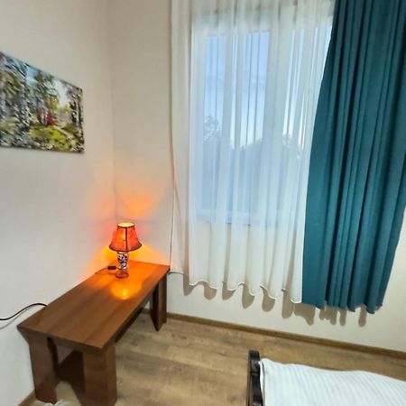 Odo'S Guest House マートヴィリ エクステリア 写真