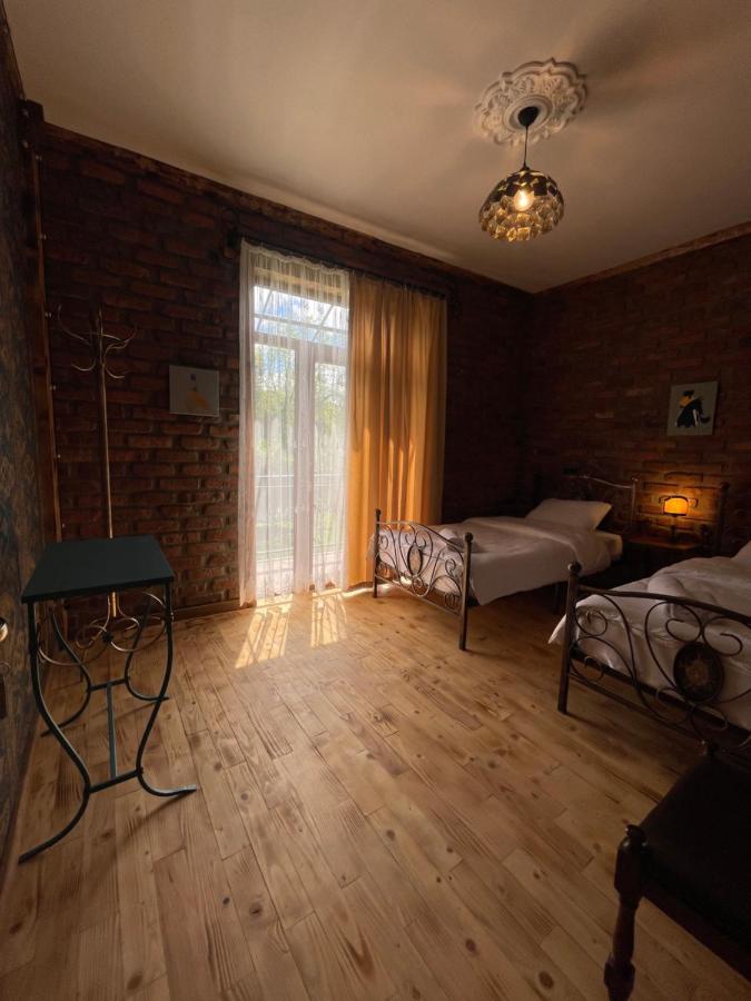 Odo'S Guest House マートヴィリ エクステリア 写真