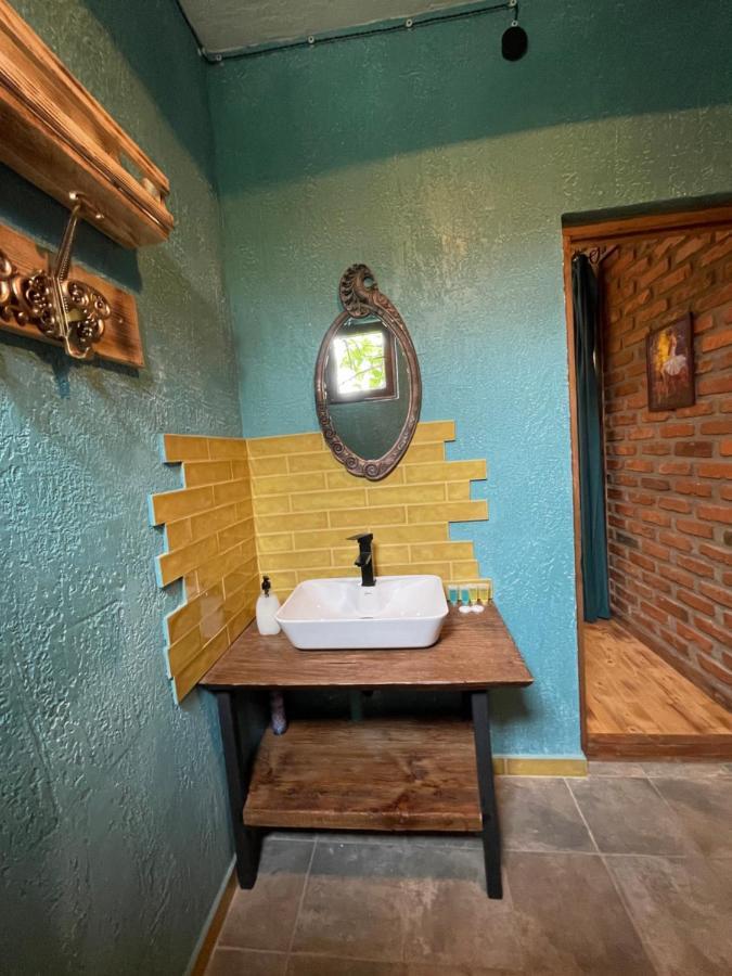 Odo'S Guest House マートヴィリ エクステリア 写真