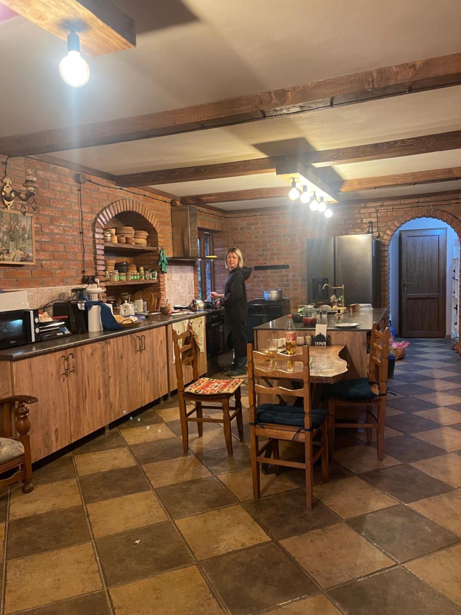 Odo'S Guest House マートヴィリ エクステリア 写真